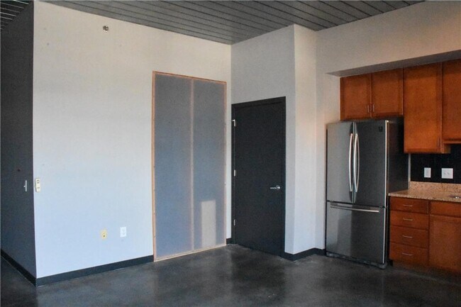 Building Photo - 620 Glen Iris Dr NE