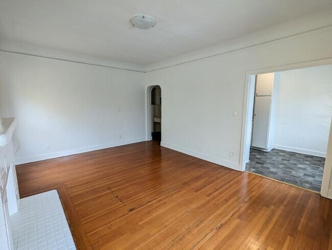Foto del edificio - 401 N Orange Grove Ave