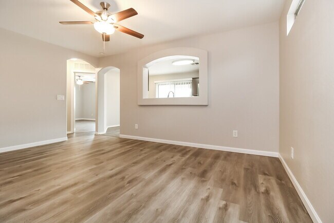 Foto del edificio - 12317 W Rosewood Dr