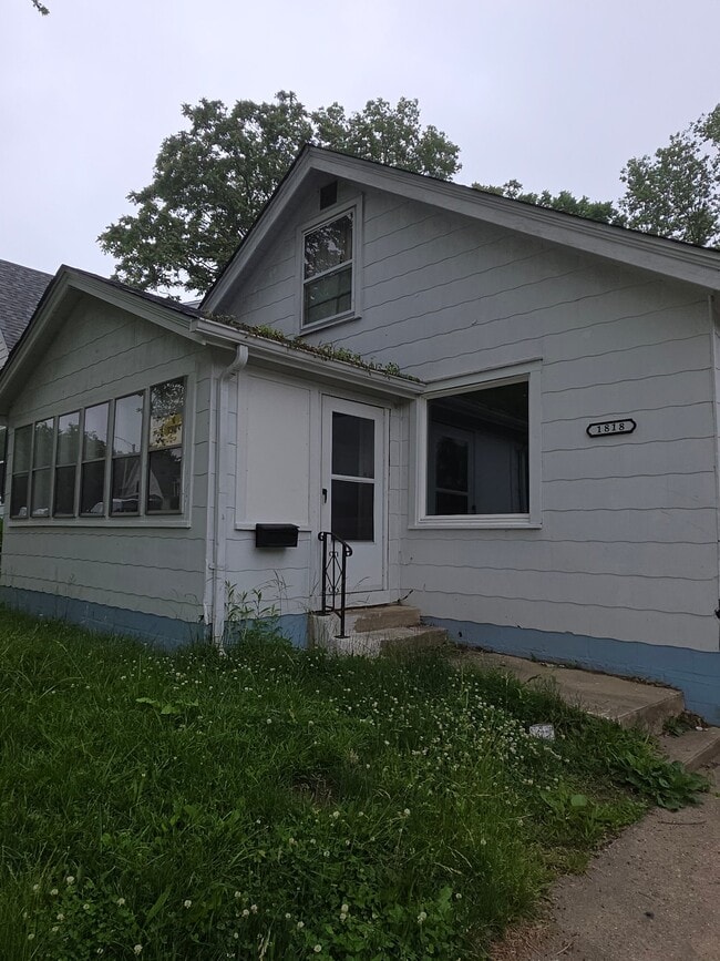 Building Photo - 1818 E Clay St