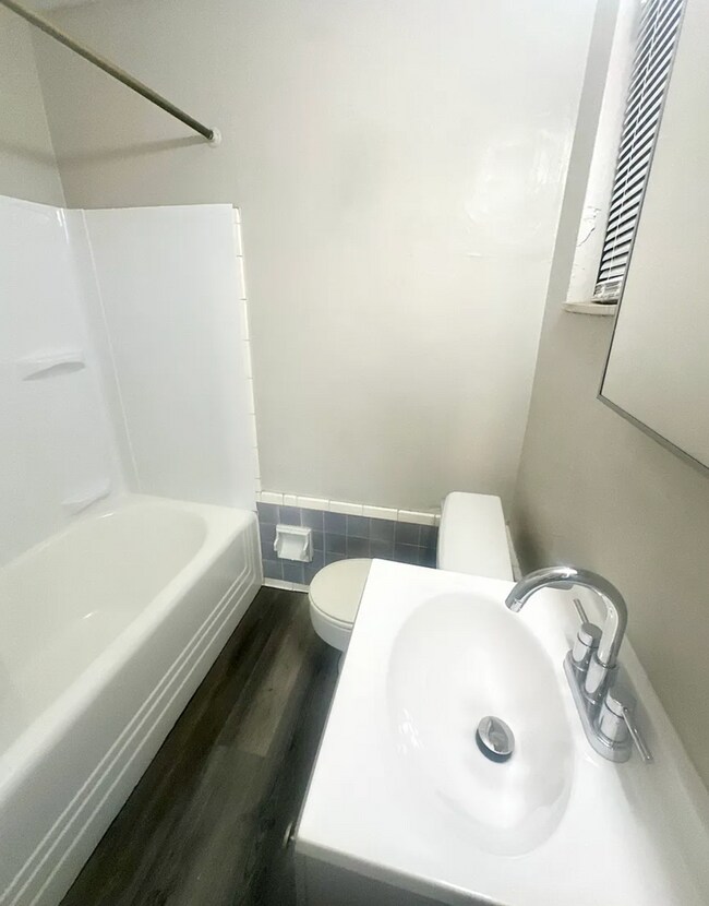 Building Photo - 1309 Wood St