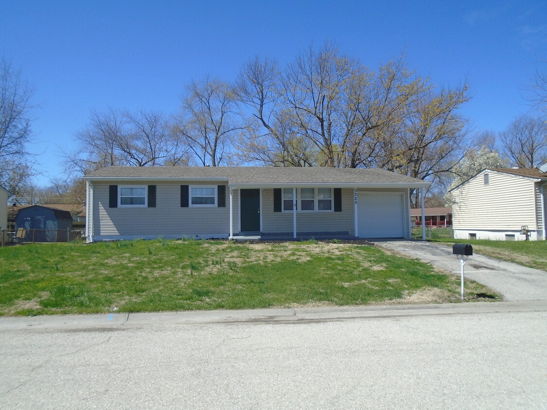 3325 Royal Domain Dr, Saint Charles, MO 63301 House Rental in Saint