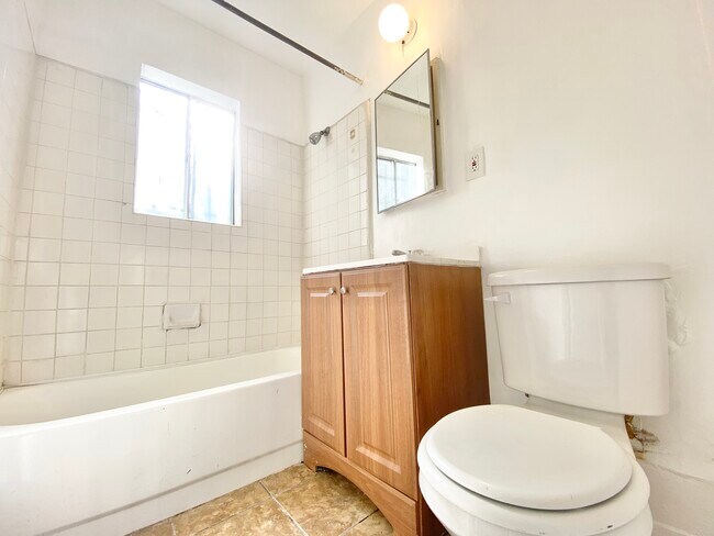 Foto del edificio - 10500 S Broadway