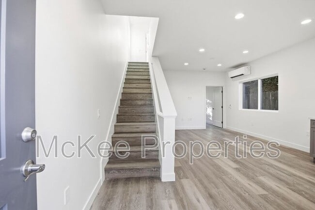 Foto del edificio - 6174 Dorothy Dr