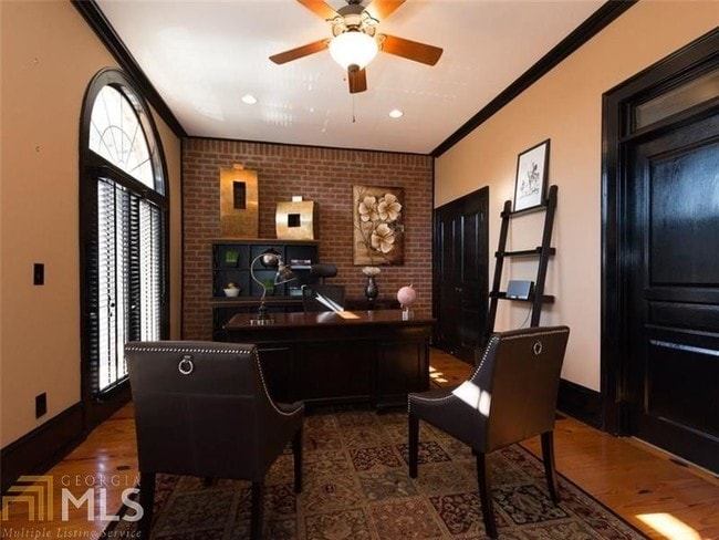 Building Photo - 5512 Glenridge Dr
