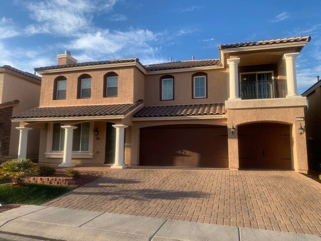 Building Photo - 5BD/3BA W/ 3CAR GARAGE LOADED WITH UPGRADES!