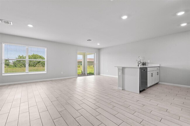 Foto del edificio - 7020 Ramrod Cir