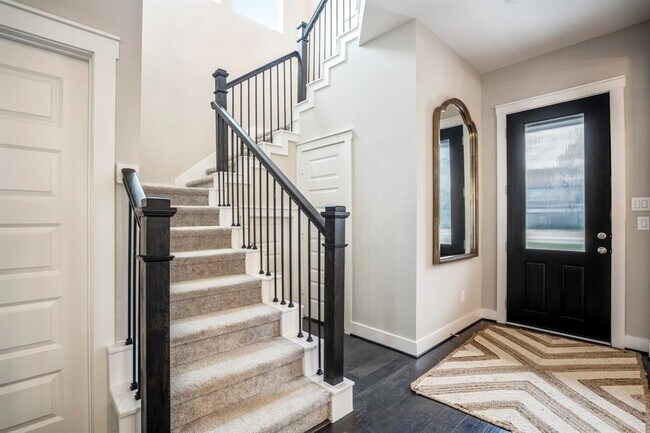 Building Photo - 222 Thistle Dr