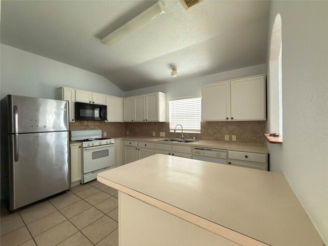 Building Photo - 14934 Sugar Sweet Dr