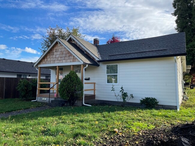 Frente - 1200 E 6th St