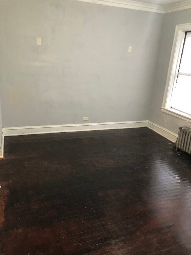 Building Photo - 1604 W 81st St
