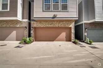 Building Photo - 5858 Orion Pl