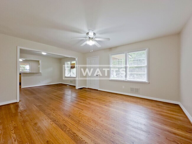 Foto del edificio - 3-Bedroom, 2-Bath Home in Center Point