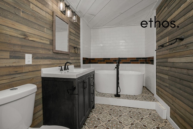 Building Photo - Cosmetic Remodel Close to MSU!