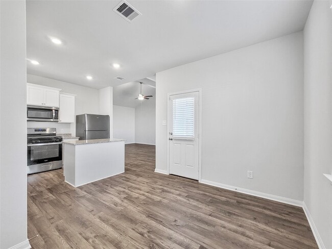 Building Photo - 305 Grayson Baw Ln