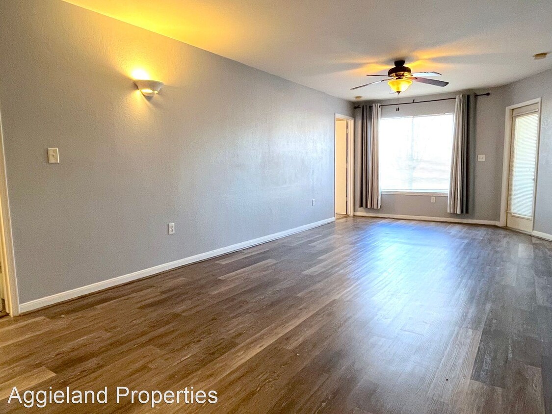 Primary Photo - 4 br, 4 bath House - 521 Southwest Pkwy Ap...