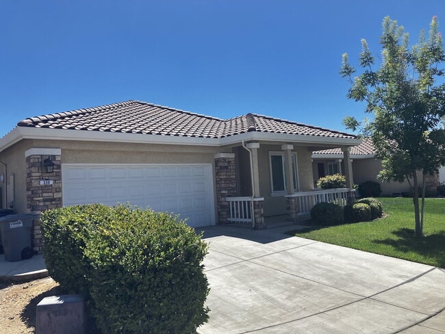 Spacious 4-Bedroom, 2-Bath Rental Home – M... - Spacious 4-Bedroom, 2-Bath Rental Home – M...