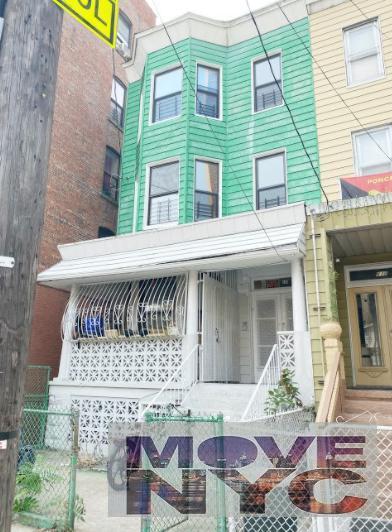 Building Photo - 840 E 156th St