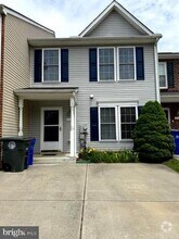Building Photo - 1234 Oakwood Dr