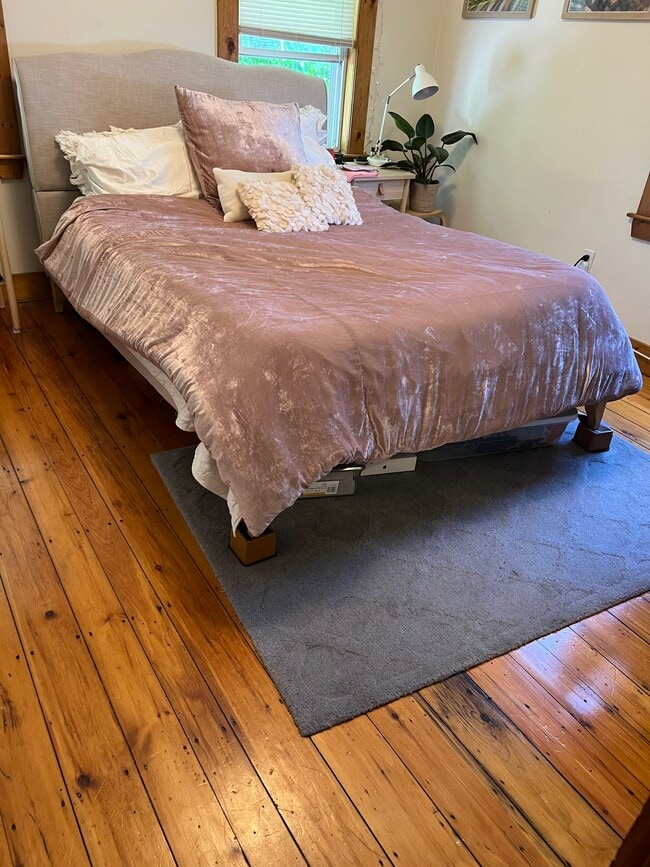 Building Photo - 6 Plymouth St