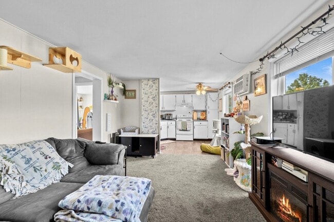 Building Photo - 3431 Evergreen Dr