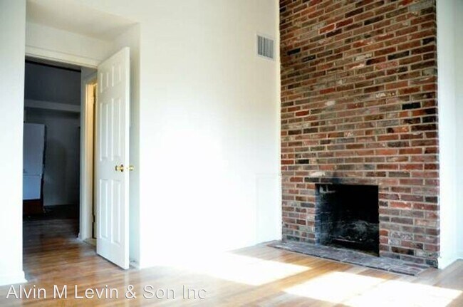 Building Photo - 417 S Juniper St