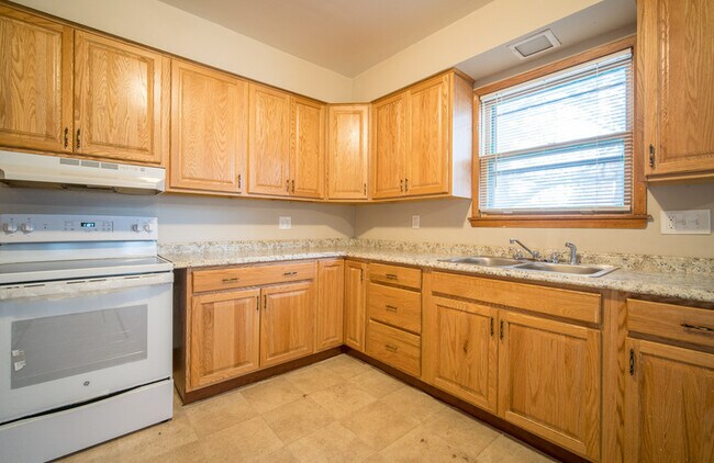 Building Photo - 1520 Wolff St