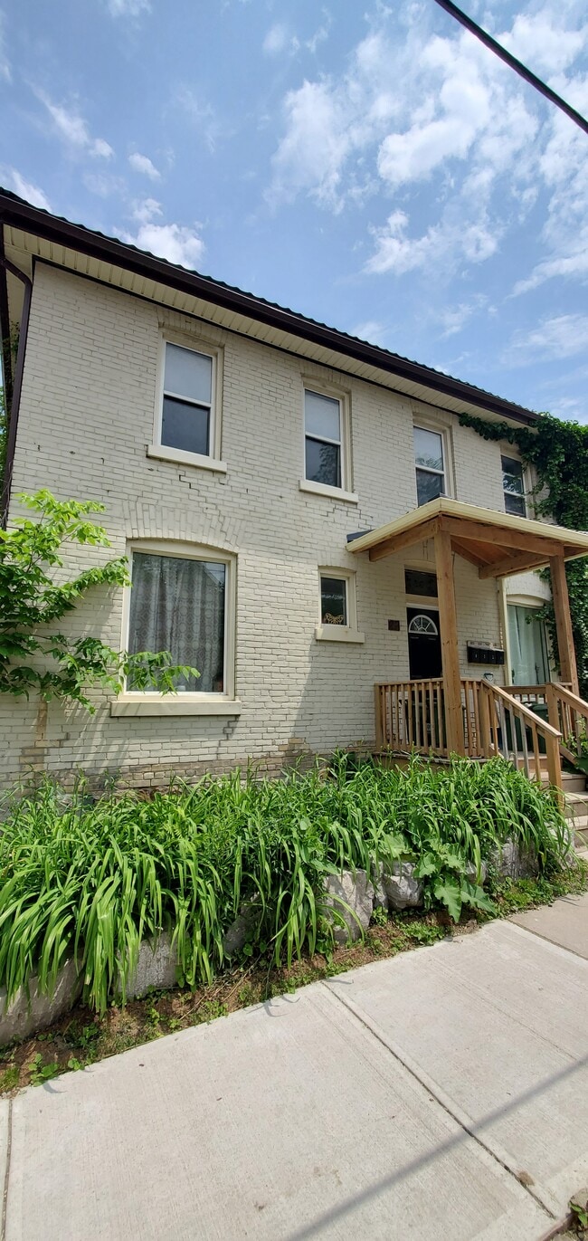 Building Photo - 26 Ridout St S