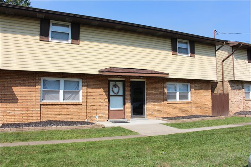 5 Maplewood Dr, Steubenville, OH 43952 Townhouse for Rent in