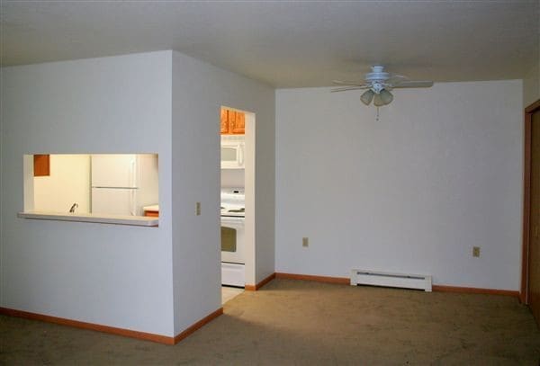 Dining Room Area - Highland Terrace Apartments
