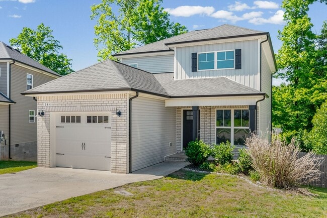 Building Photo - Beautiful 3 Bedroom 2 Full Bath Home For Rent!