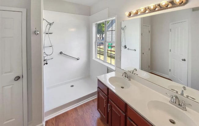 Building Photo - 13617 Red Wine Ct