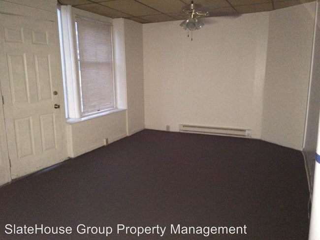 Building Photo - 559 Manor St
