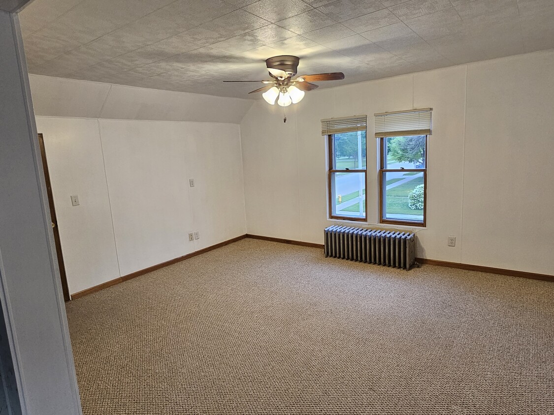 Primary Photo - 802 W 11th Ave
