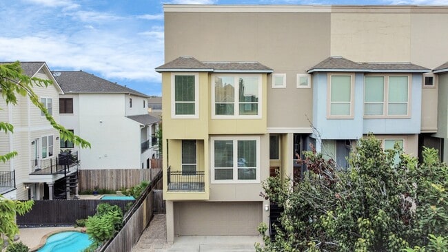 Building Photo - 5526 Crooms St