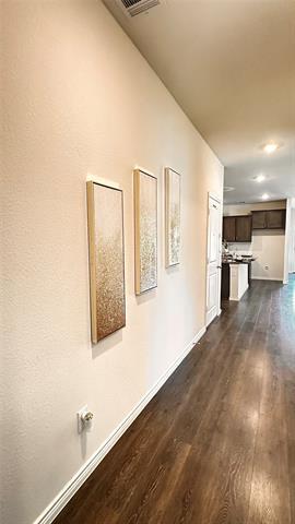 Building Photo - 706 Willow View Way
