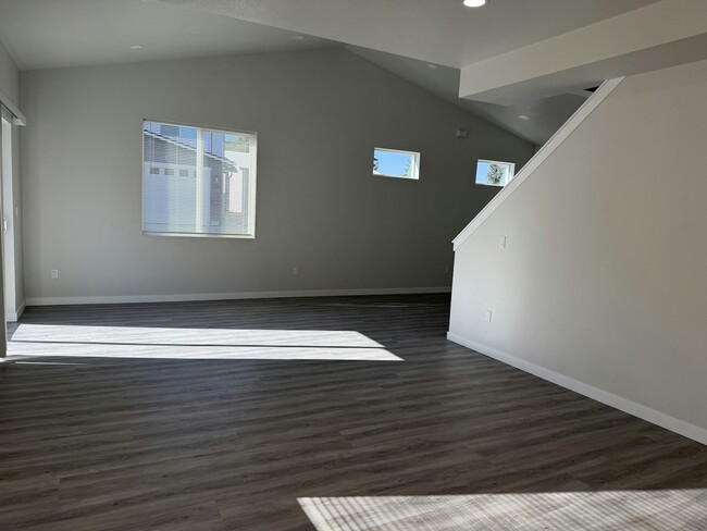 Building Photo - 1818 N Coach Ln
