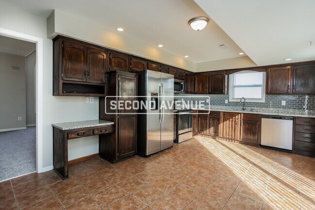Building Photo - 1719 N Ashley DR