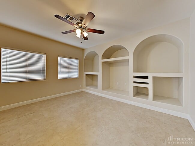 Building Photo - 2405 N 92nd Ln