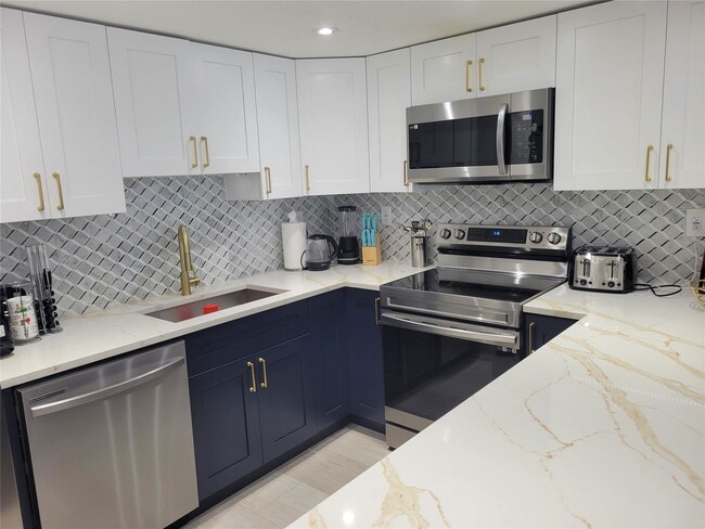 Photo - 19390 Collins Ave Apartment