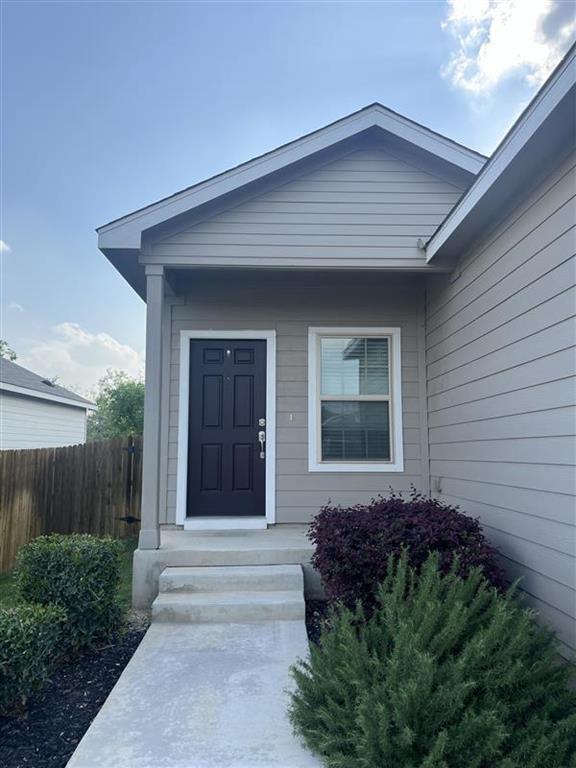 Building Photo - 841 Piney Bend