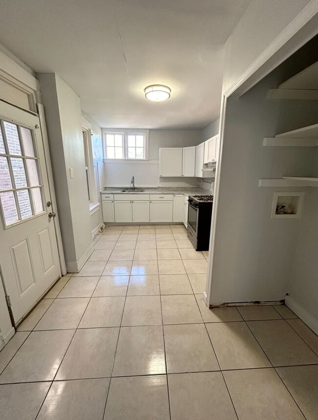 Building Photo - Beautiful Remodeled Lancaster 4 BR/2 bath ...