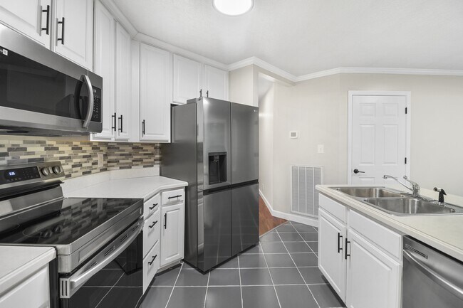 Building Photo - 1841 Darlington Dr