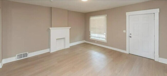 Foto del edificio - 4239 E 98th St