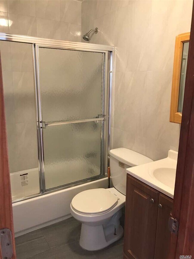 Foto del edificio - 164-45-164-76 76th Ave