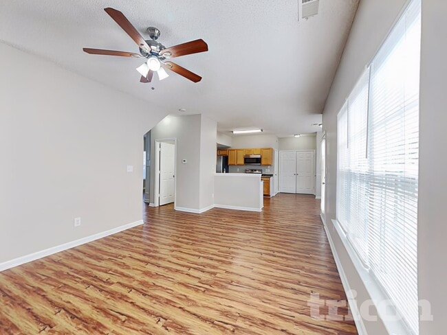 Foto del edificio - 6014 Timbertop Ln