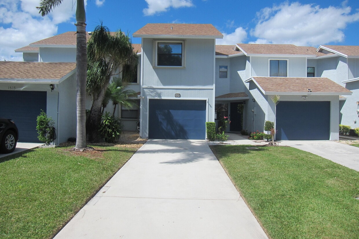 Primary Photo - 1517 Woodbridge Lakes Cir
