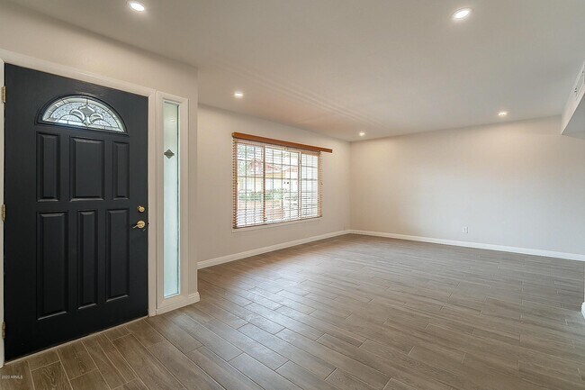 Foto del edificio - 8232 E Valley View Rd
