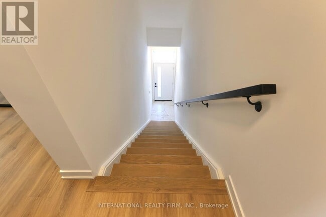 Building Photo - 20 Lagerfeld Dr