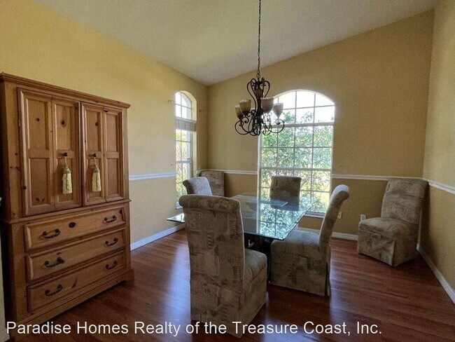 Foto del edificio - 3 br, 2 bath House - 1901 SW Sunglow St